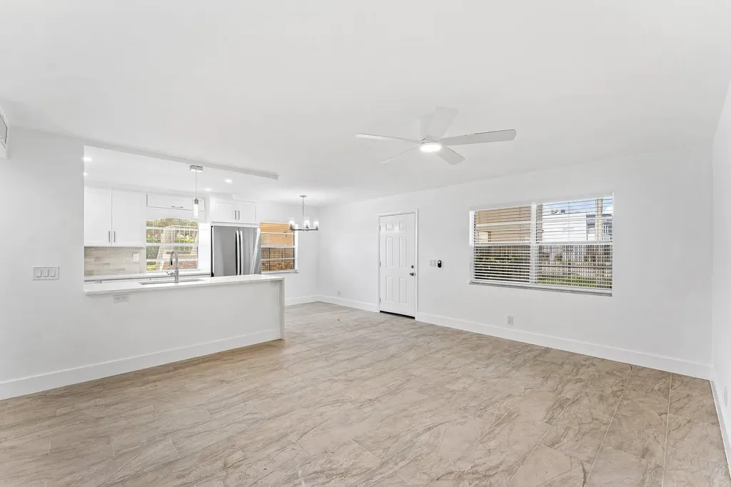 790 Burgundy Q Delray Beach FL 33484