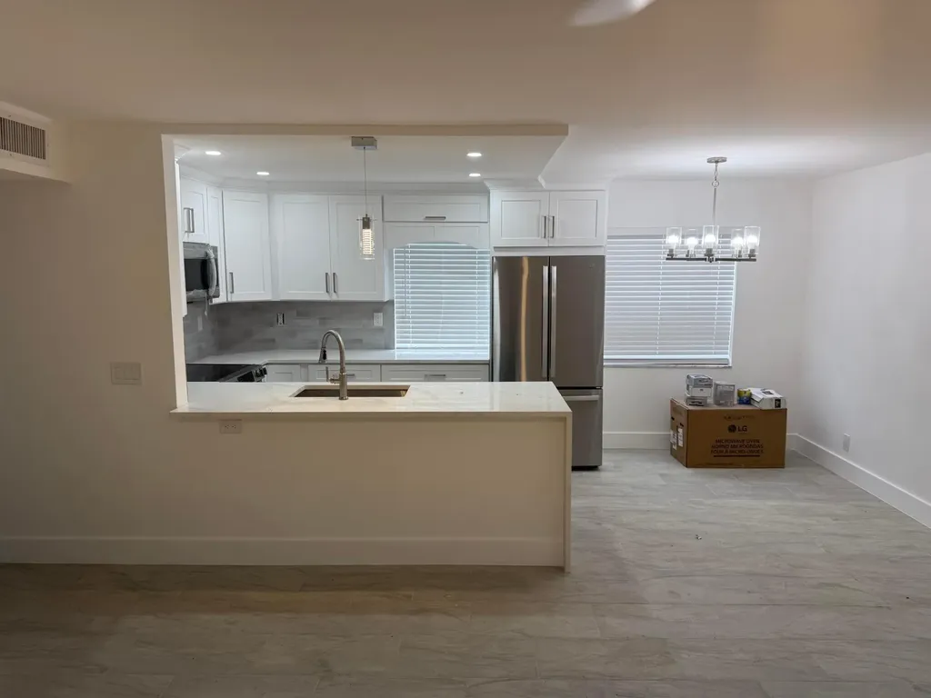 790 Burgundy Q Delray Beach FL 33484