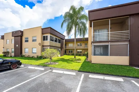 790 Burgundy Q Delray Beach FL 33484