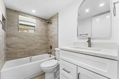 790 Burgundy Q Delray Beach FL 33484