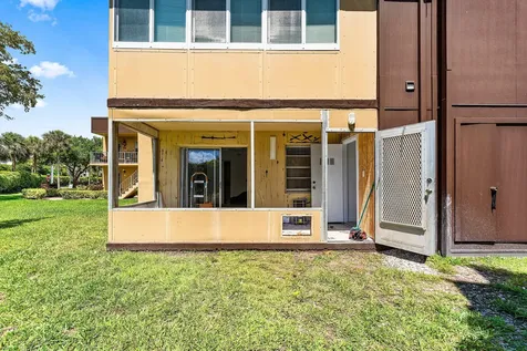 790 Burgundy Q Delray Beach FL 33484