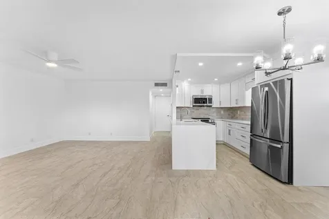 790 Burgundy Q Delray Beach FL 33484