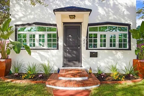 221 N Ocean Breeze Lake Worth Beach FL 33460