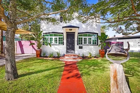 221 N Ocean Breeze Lake Worth Beach FL 33460