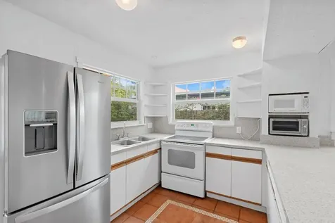 221 N Ocean Breeze Lake Worth Beach FL 33460