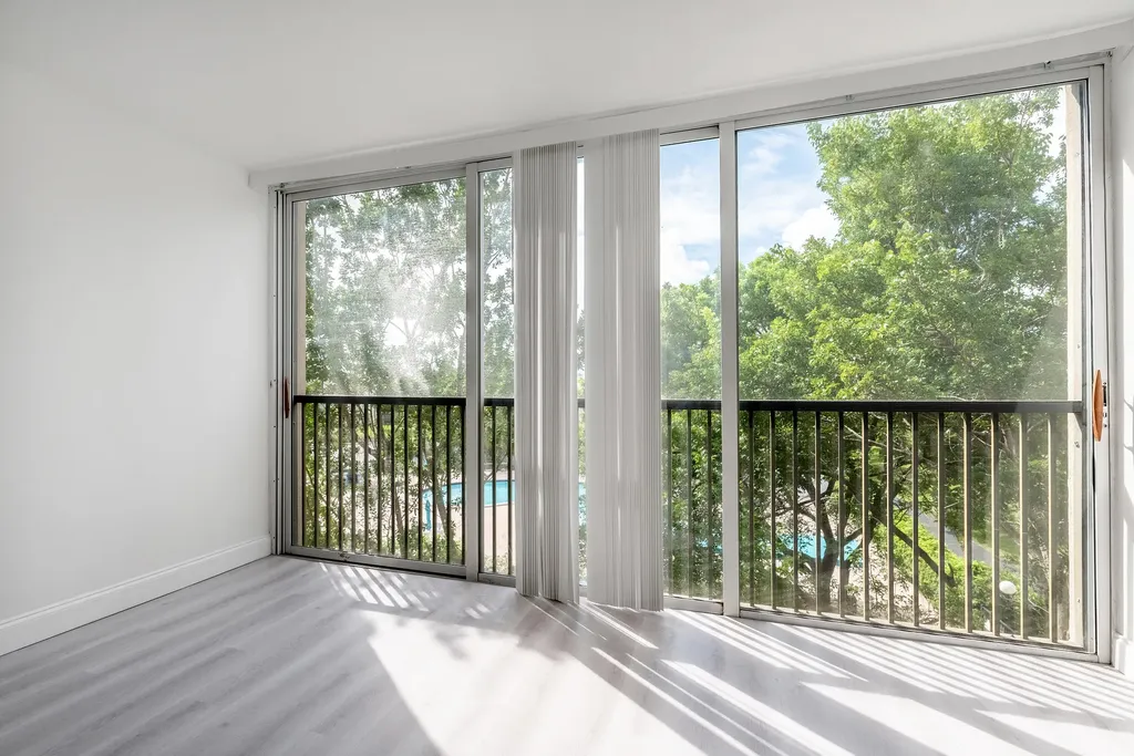 2208 S Cypress Bend Drive Pompano Beach FL 33069