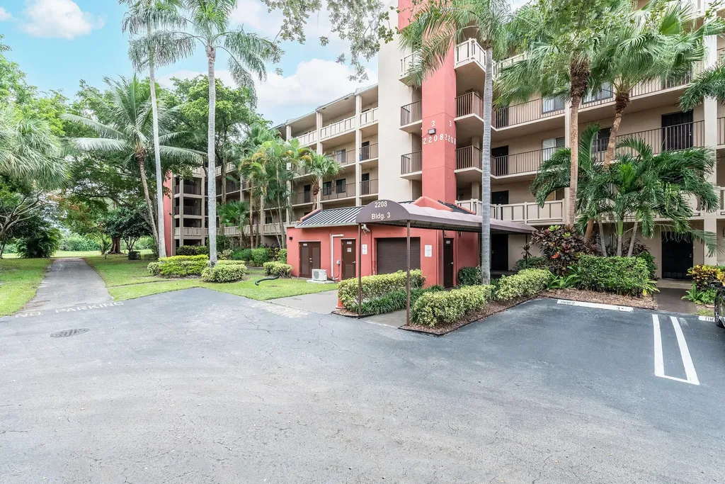 2208 S Cypress Bend Drive Pompano Beach FL 33069