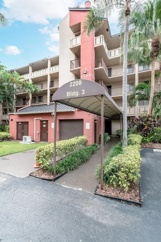 2208 S Cypress Bend Drive Pompano Beach FL 33069