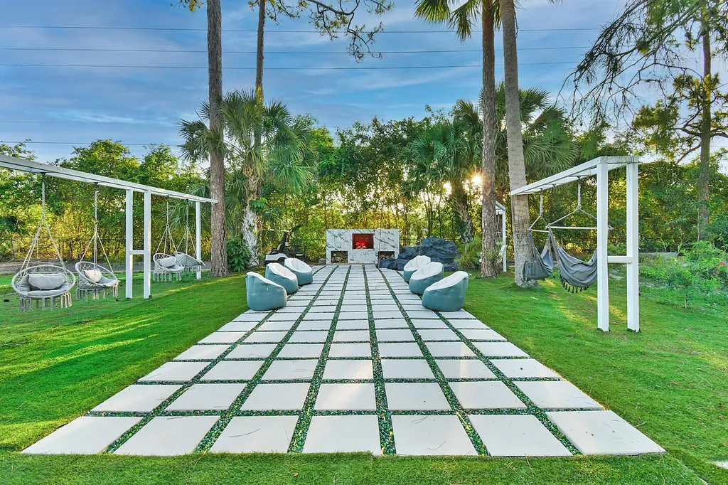 377 Squire Drive Wellington FL 33414