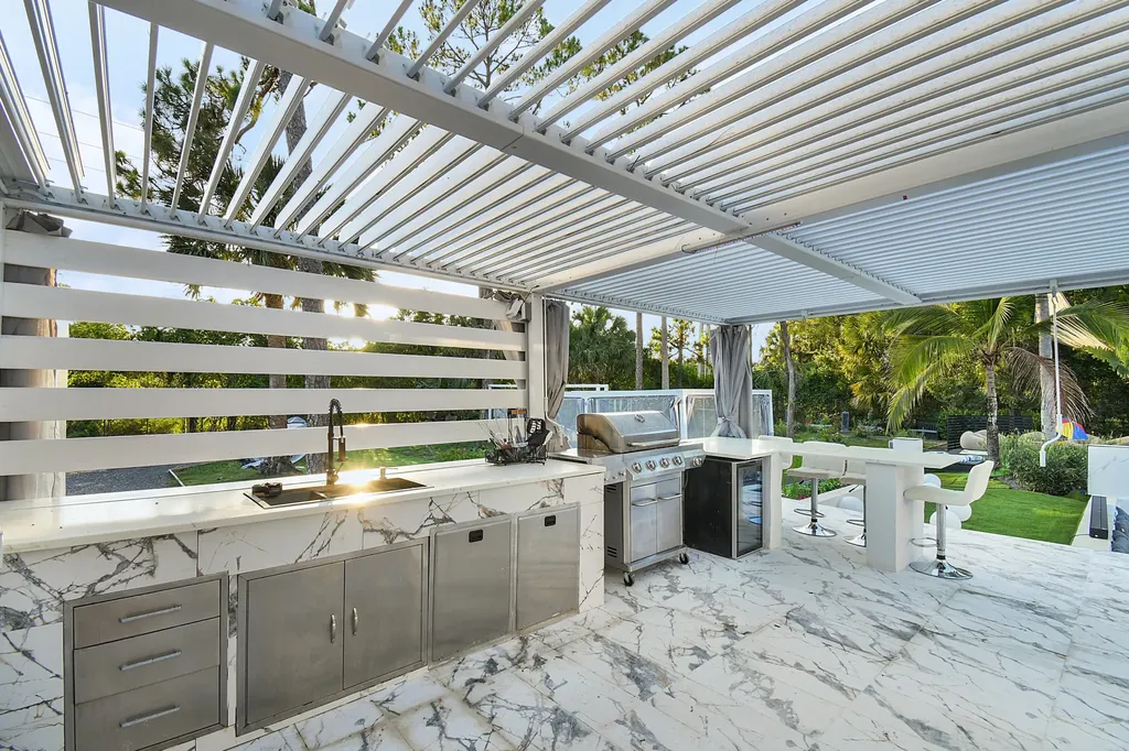 377 Squire Drive Wellington FL 33414