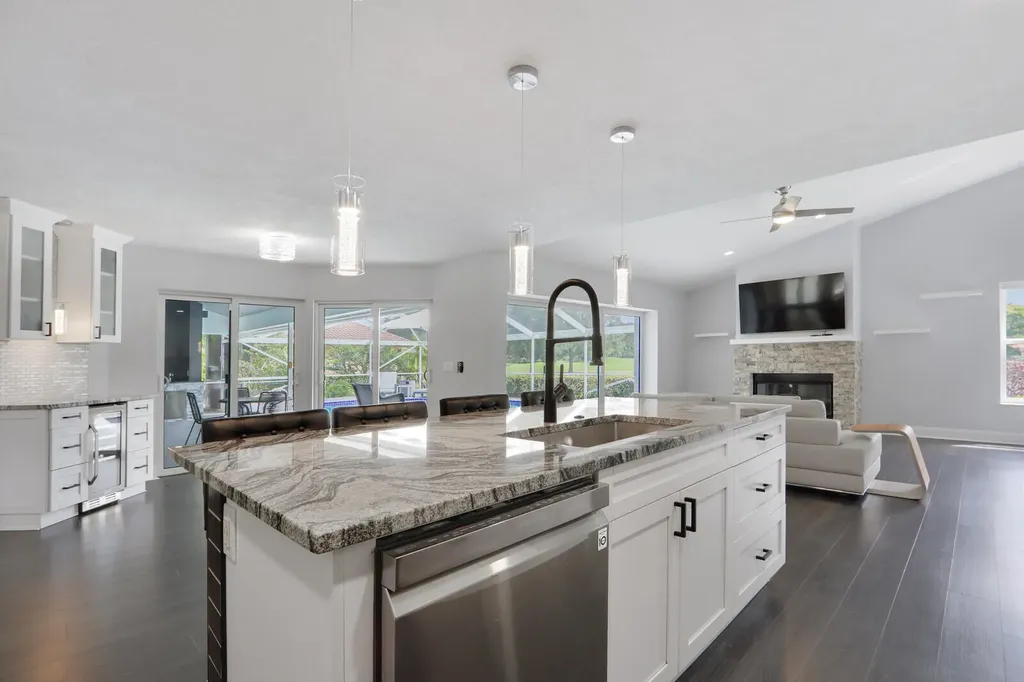 2 Old Fence Road Palm Beach Gardens FL 33418