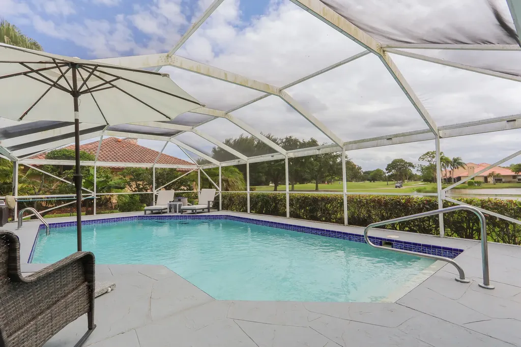 2 Old Fence Road Palm Beach Gardens FL 33418