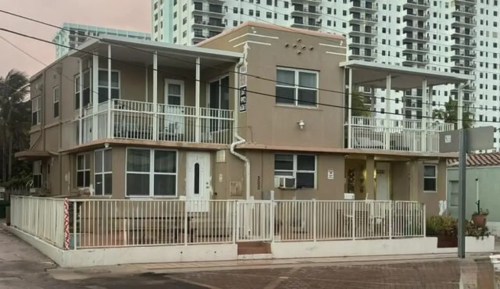 300 Georgia Street Hollywood FL 33019