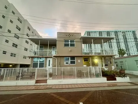 300 Georgia Street Hollywood FL 33019