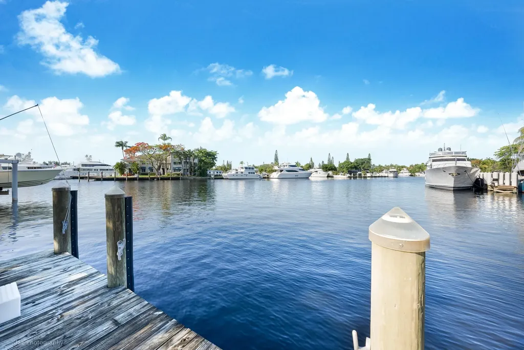 2141 SW 23rd Avenue Fort Lauderdale FL 33312