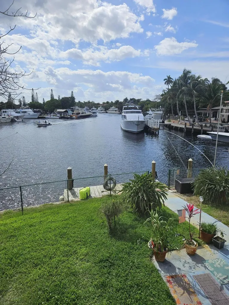 2141 SW 23rd Avenue Fort Lauderdale FL 33312