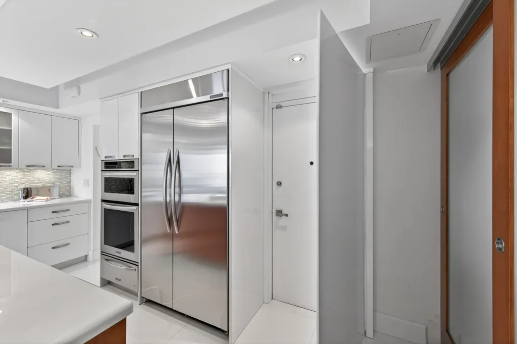 10155 Collins Avenue Bal Harbour FL 33154
