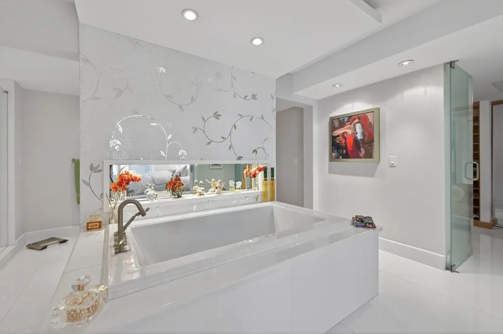 10155 Collins Avenue Bal Harbour FL 33154