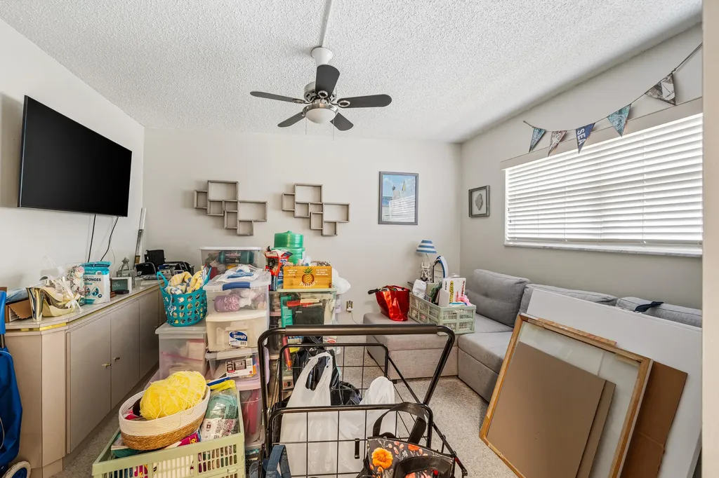 3755 Via Poinciana Greenacres FL 33467