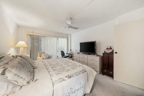 3755 Via Poinciana Greenacres FL 33467