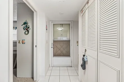 3755 Via Poinciana Greenacres FL 33467