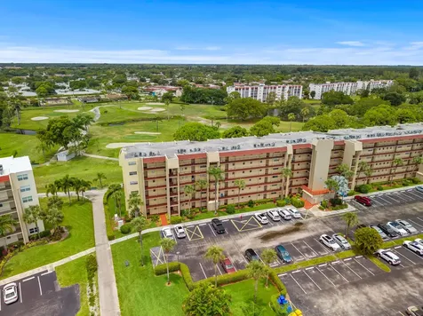 3755 Via Poinciana Greenacres FL 33467