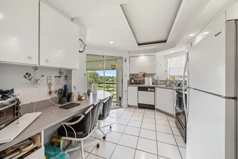 3755 Via Poinciana Greenacres FL 33467