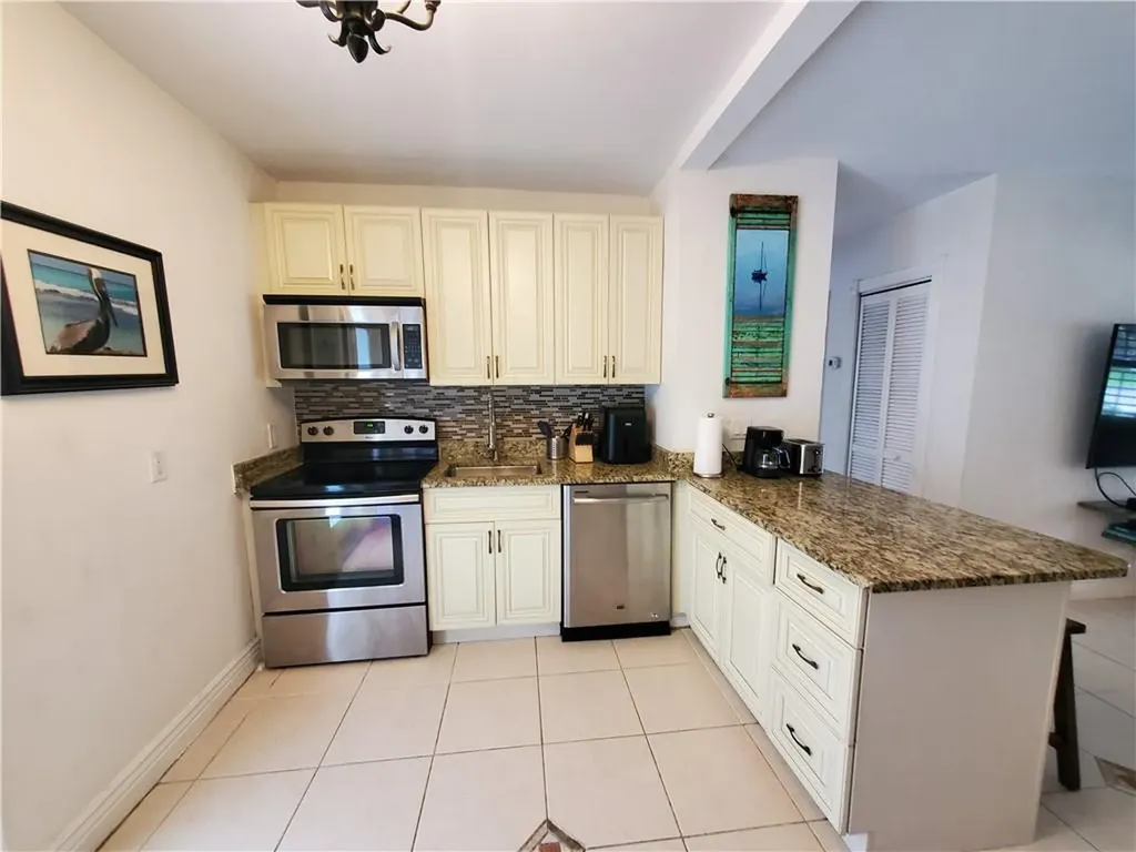 3204 NE 6th Street Pompano Beach FL 33062
