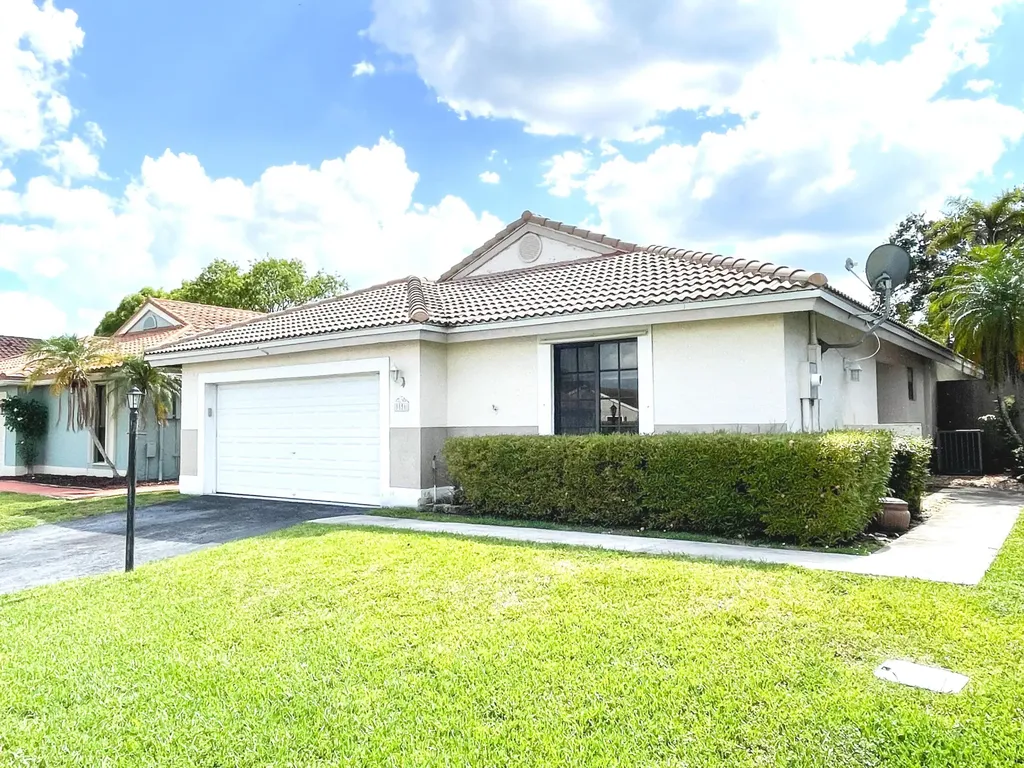 5851 Bristol Lane Davie FL 33331