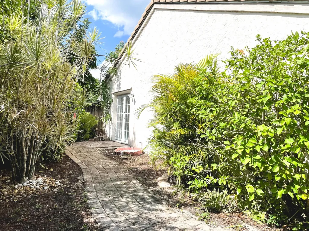 5851 Bristol Lane Davie FL 33331