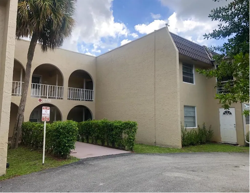2710 Riverside Drive Coral Springs FL 33065