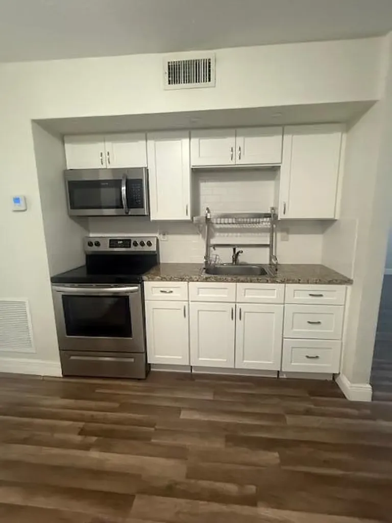 2710 Riverside Drive Coral Springs FL 33065
