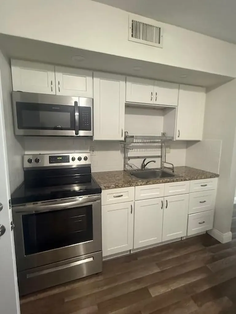 2710 Riverside Drive Coral Springs FL 33065
