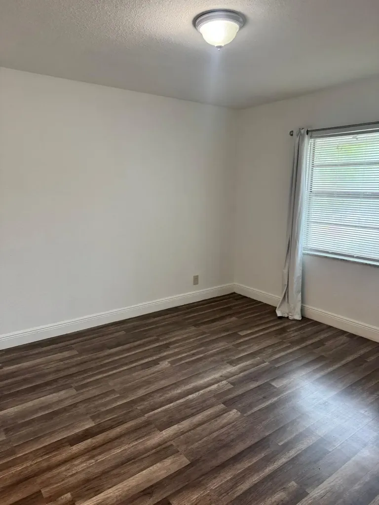 2710 Riverside Drive Coral Springs FL 33065