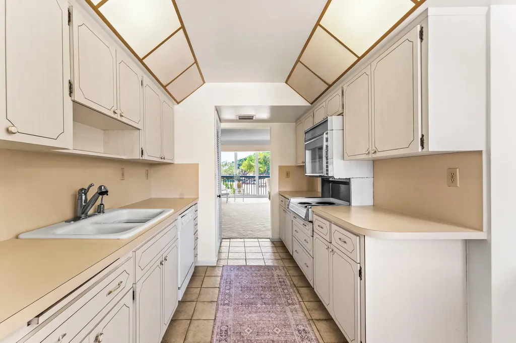 300 E Royal Palm Road Boca Raton FL 33432
