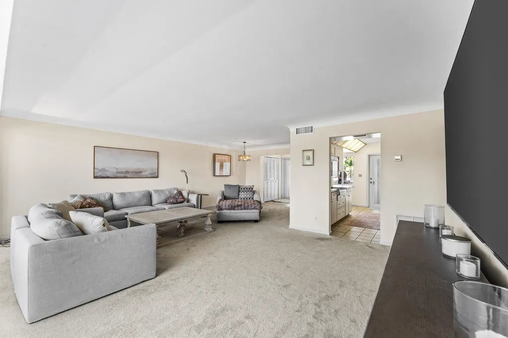 300 E Royal Palm Road Boca Raton FL 33432
