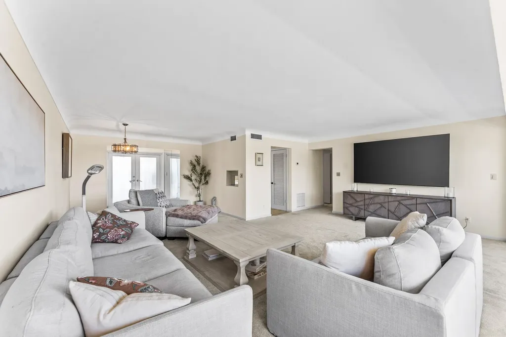 300 E Royal Palm Road Boca Raton FL 33432