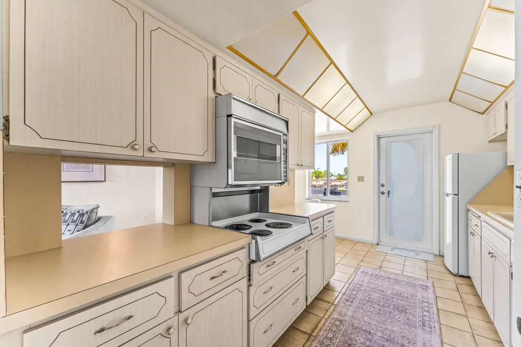 300 E Royal Palm Road Boca Raton FL 33432