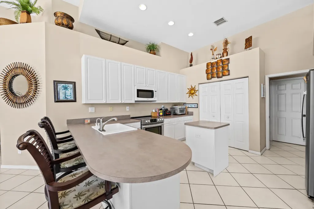8027 N Savannah Circle Davie FL 33328