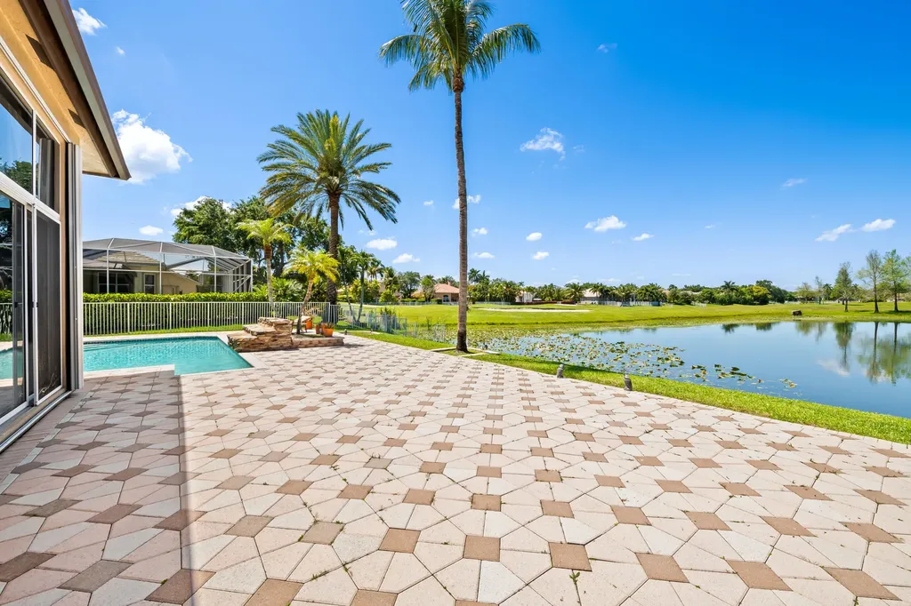 8027 N Savannah Circle Davie FL 33328