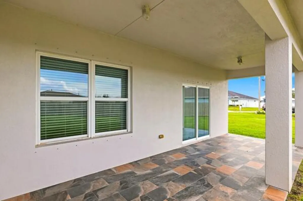 5866 NW Mesa Circle Port St Lucie FL 34986