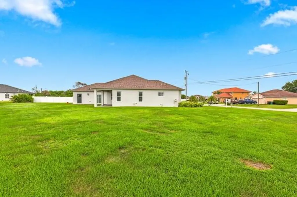 5866 NW Mesa Circle Port St Lucie FL 34986