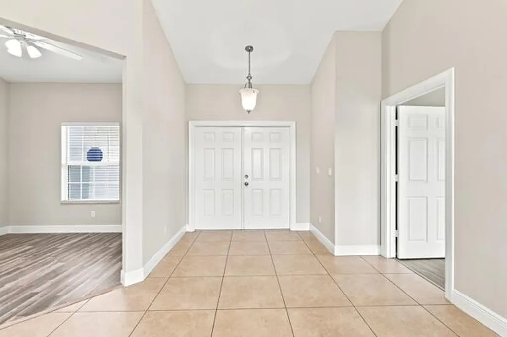 5866 NW Mesa Circle Port St Lucie FL 34986
