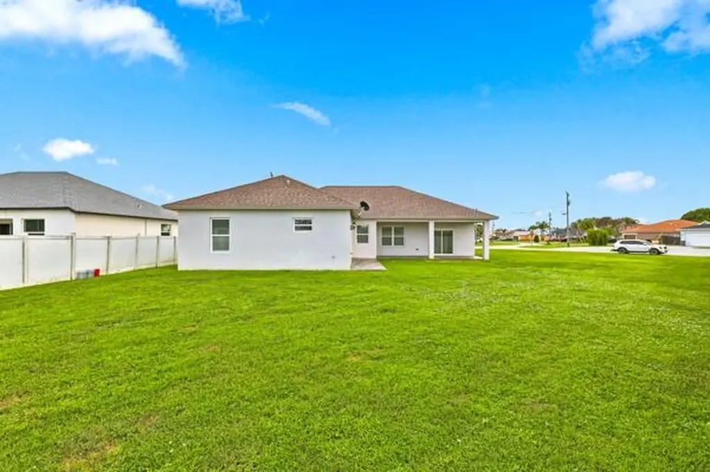 5866 NW Mesa Circle Port St Lucie FL 34986