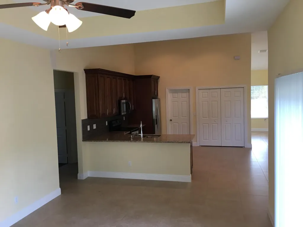 5866 NW Mesa Circle Port St Lucie FL 34986