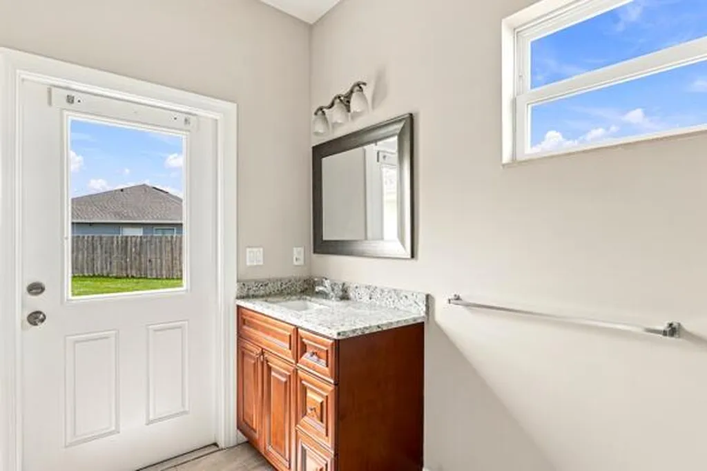 5866 NW Mesa Circle Port St Lucie FL 34986