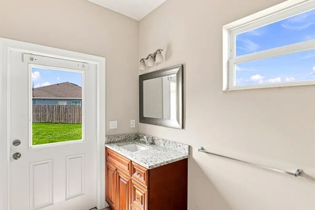 5866 NW Mesa Circle Port St Lucie FL 34986