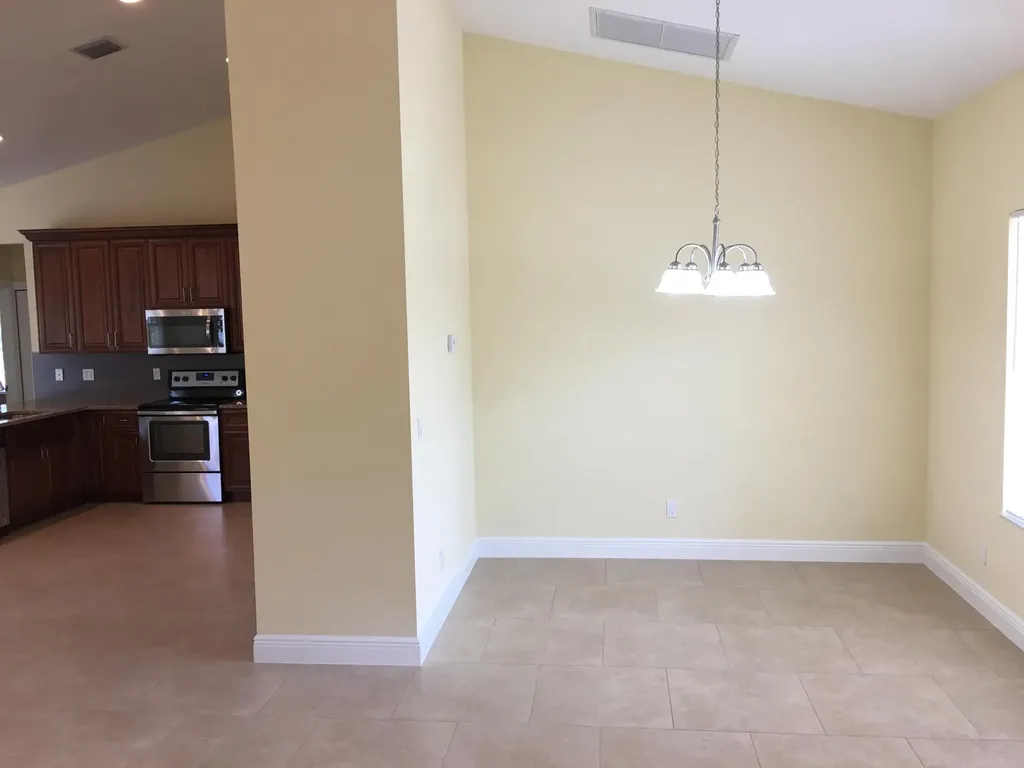 5866 NW Mesa Circle Port St Lucie FL 34986