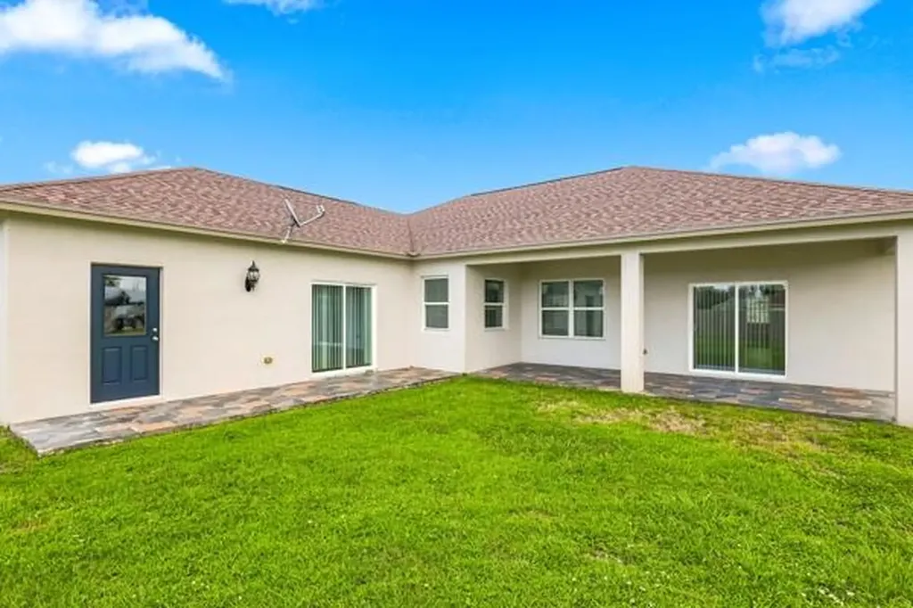5866 NW Mesa Circle Port St Lucie FL 34986