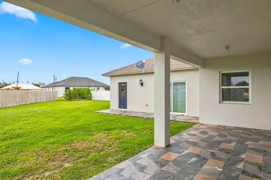 5866 NW Mesa Circle Port St Lucie FL 34986
